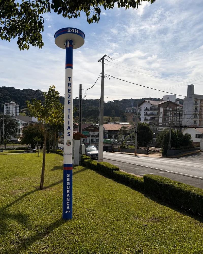 Totem de segurança pública instalado em Treze Tílias - SC